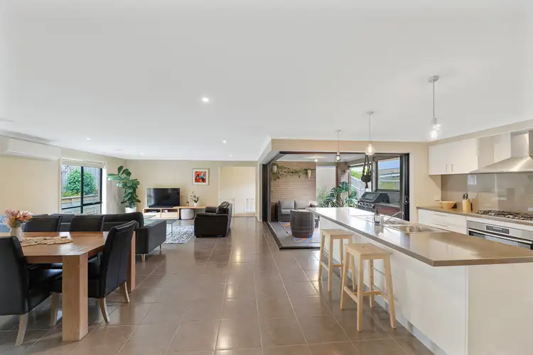 Second view of Homely house listing, 5 Waterview Close, Drouin VIC 3818