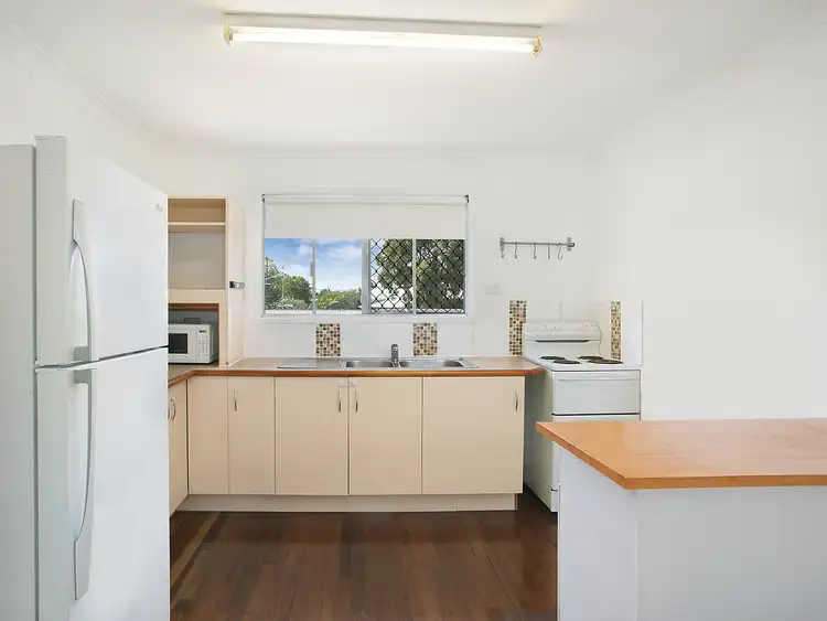 Second view of Homely house listing, 7 McIlwraith Street, Kawana QLD 4701