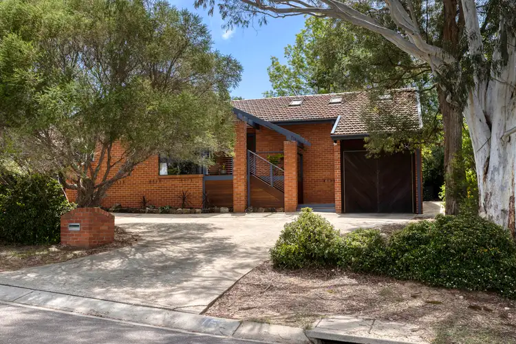 16 Nunan Crescent, Oxley ACT 2903