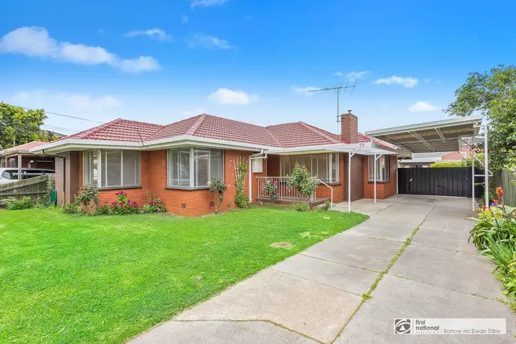 50 Noordenne Avenue, Seaholme VIC 3018
