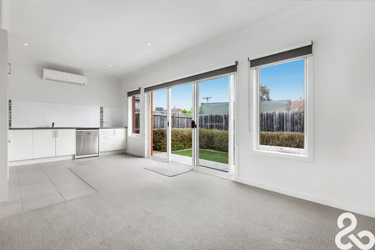 2/351 Findon Road, Epping VIC 3076