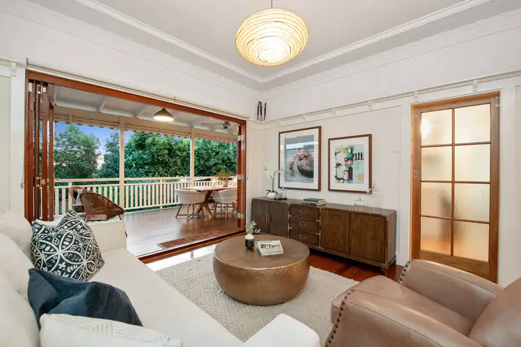 35 Welwyn Crescent, Coorparoo QLD 4151