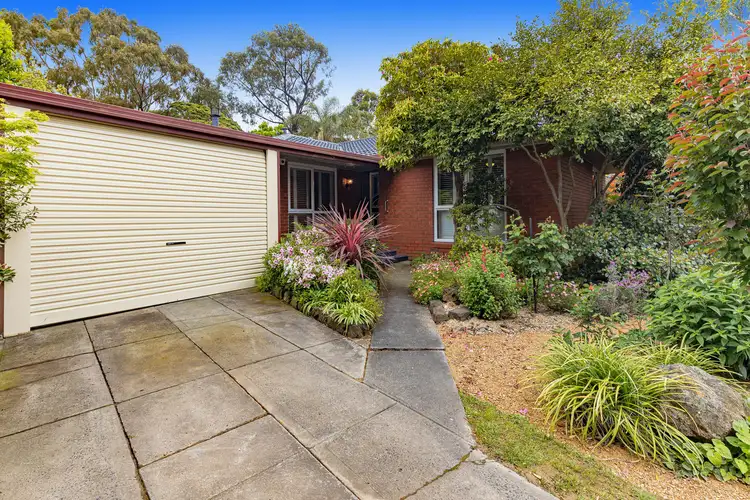 15 Upton Crescent, Narre Warren VIC 3805