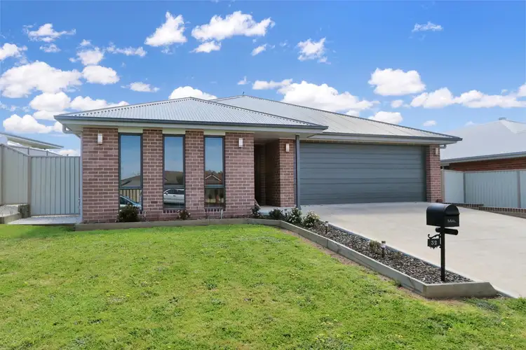 32 Barry Crescent, Goulburn NSW 2580