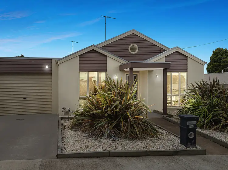 1/4 Cornish Avenue, Belmont VIC 3216