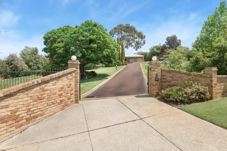 Second view of Homely house listing, 4 Rangeview Place, Canning Vale WA 6155