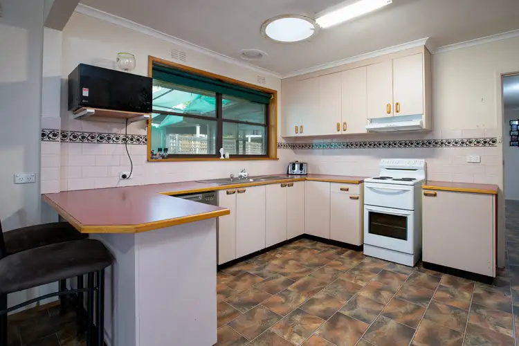 Fourth view of Homely house listing, 10 Glenview Avenue, Wodonga VIC 3690