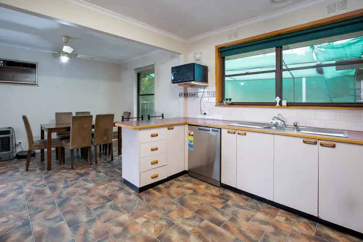 Fifth view of Homely house listing, 10 Glenview Avenue, Wodonga VIC 3690