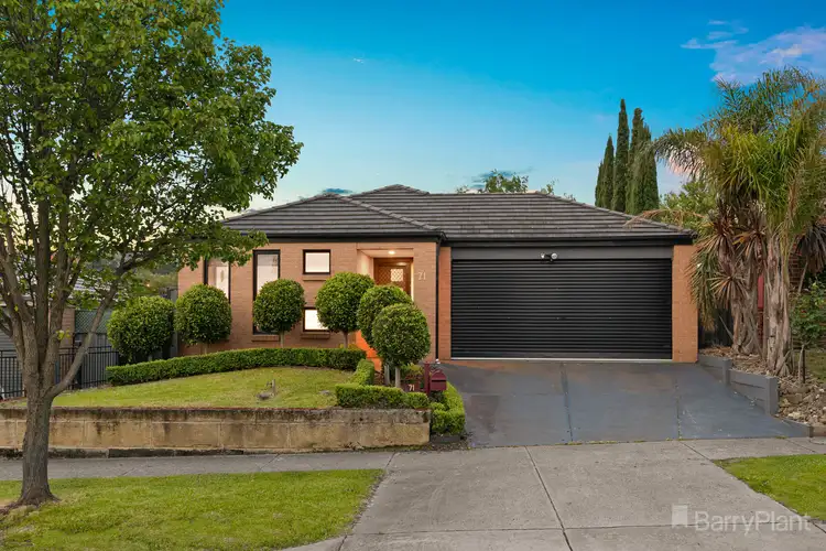 71 Leigh Drive, Pakenham VIC 3810
