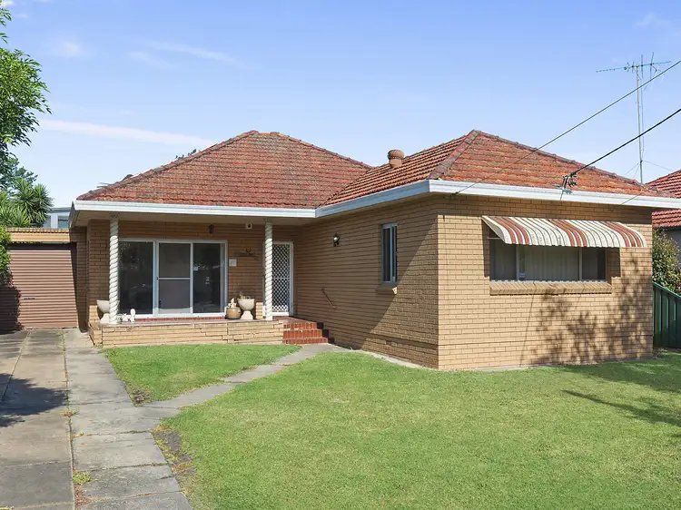 19 Laundess Avenue, Panania NSW 2213