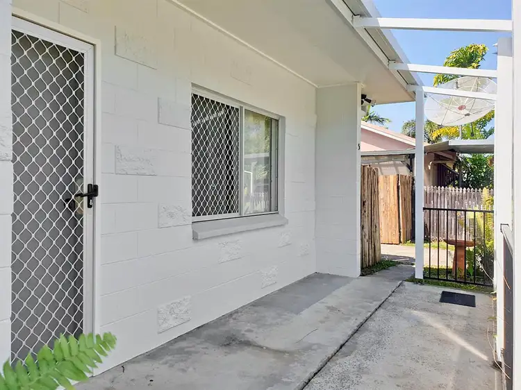 Third view of Homely semi-detached listing, 1/5 Ireland Cres, Whitfield QLD 4870