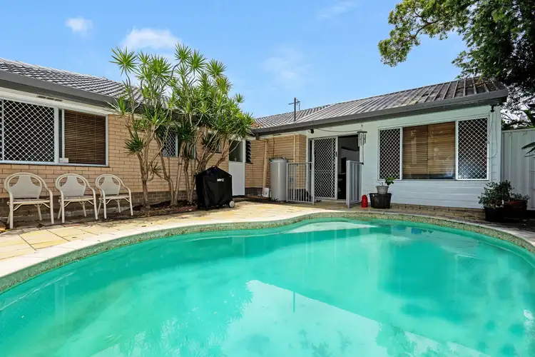 16 Wallace Street, Southport QLD 4215