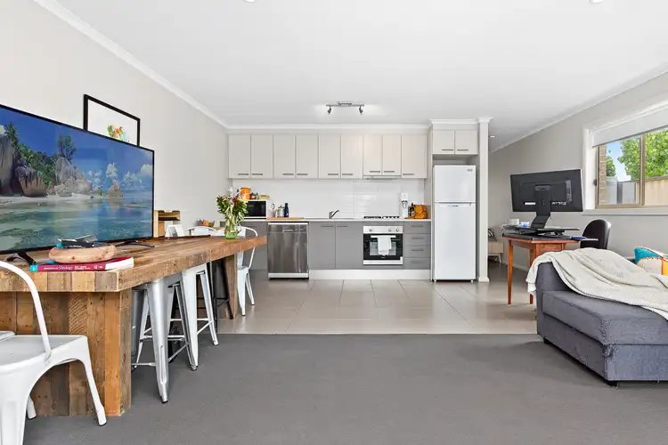 Fourth view of Homely house listing, 10 Ron Court, Canadian VIC 3350