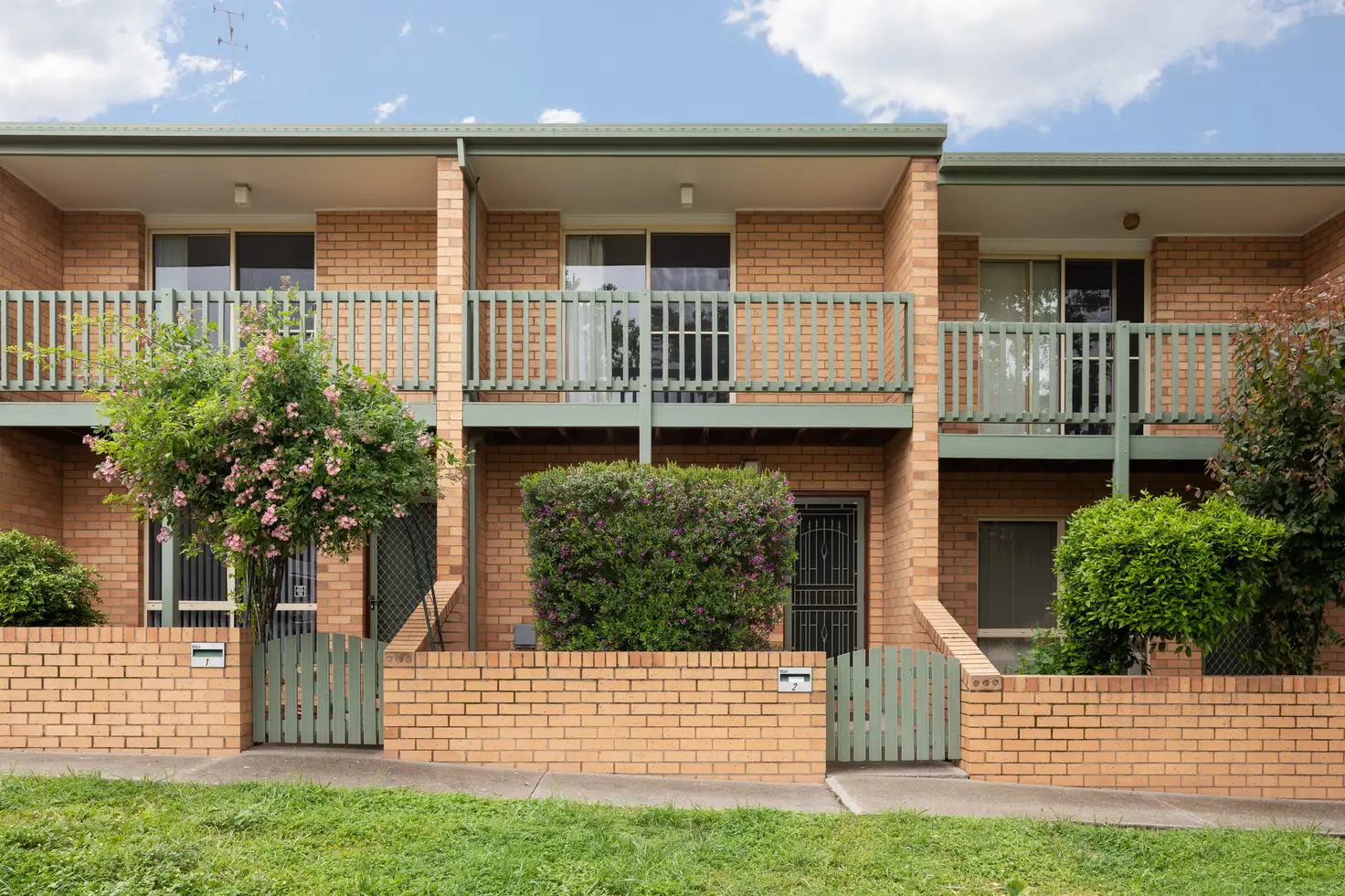 Main view of Homely townhouse listing, 2/4 Booth Street, Queanbeyan East NSW 2620