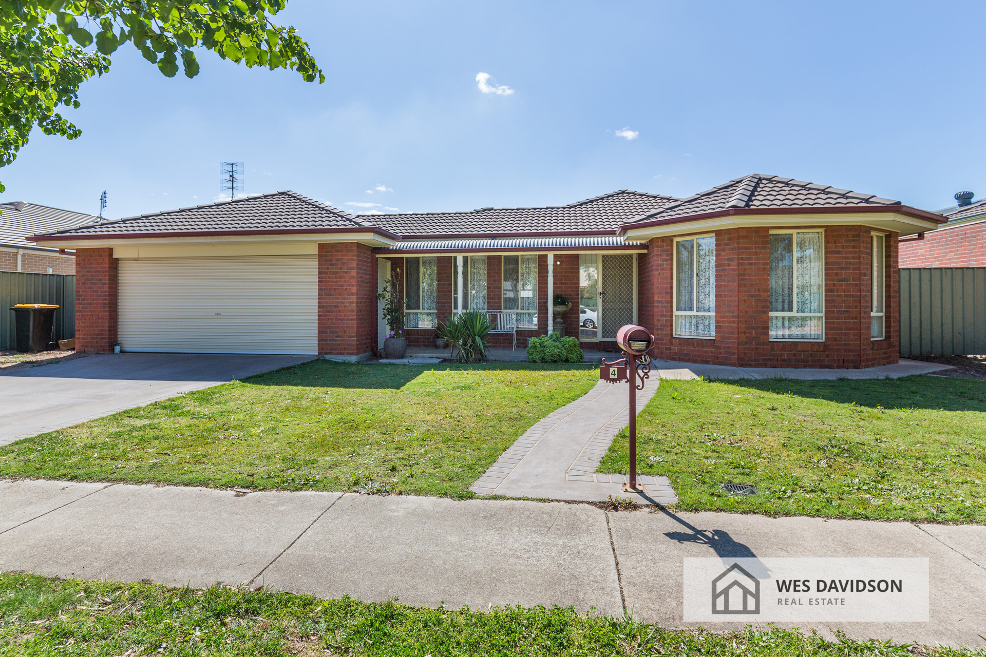 4 Barton Drive, Horsham VIC 3400