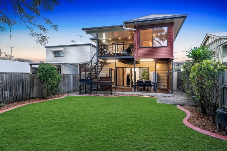 83 Stradbroke Avenue, Wynnum QLD 4178