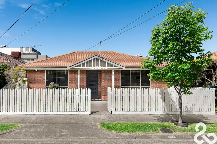 Main view of Homely villa listing, 1/21 Leicester Street, Preston VIC 3072