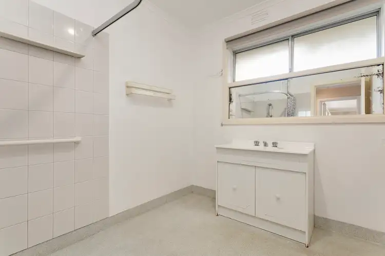 Fifth view of Homely house listing, 3 Bushfield Crescent, Coolaroo VIC 3048