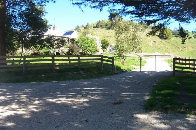 7060 South Gippsland Highway, Loch VIC 3945