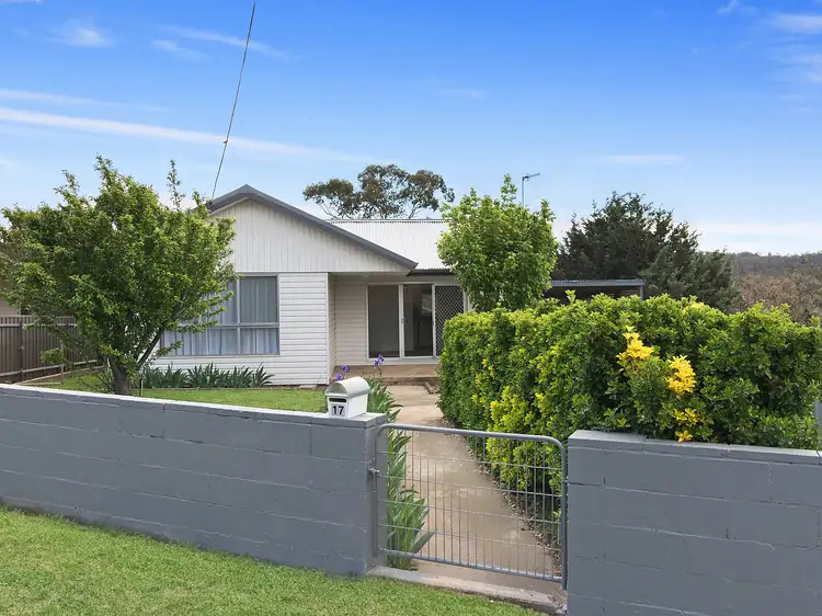 17 Chapman Street, Cooma NSW 2630