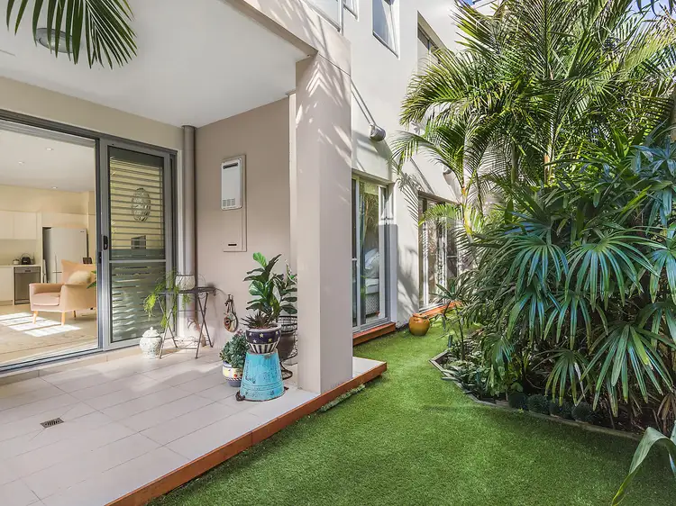 Main view of Homely unit listing, 19/18-20 Shackel Avenue, Brookvale NSW 2100