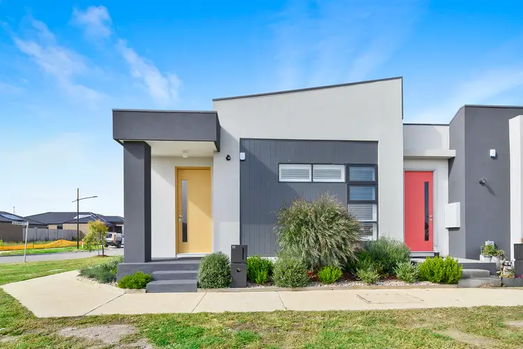 18 Oleary Walk, Charlemont VIC 3217