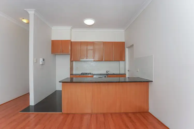 Fourth view of Homely apartment listing, 20/1 The Crescent, Dee Why NSW 2099
