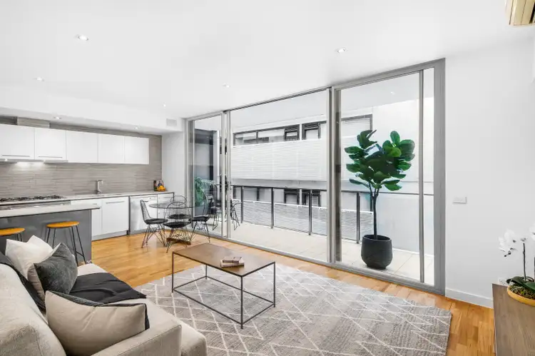 9/104 Barkly Street