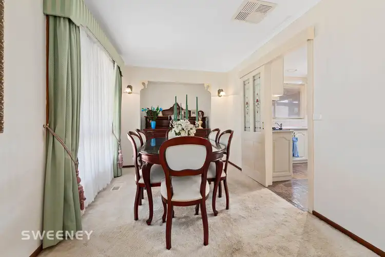 Fifth view of Homely house listing, 9 Elora Court, St Albans VIC 3021