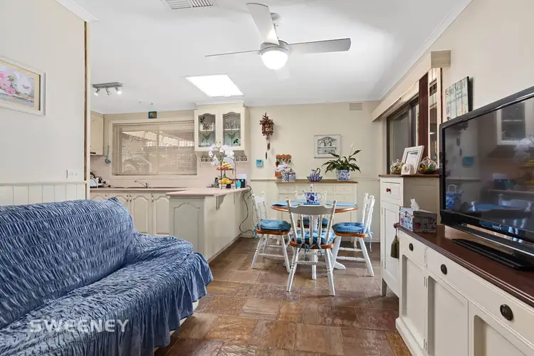 Sixth view of Homely house listing, 9 Elora Court, St Albans VIC 3021
