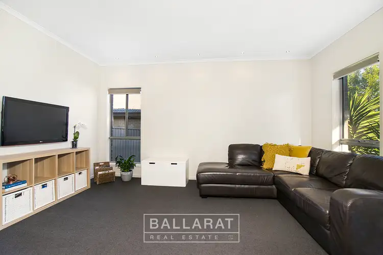 Second view of Homely house listing, 7 Oxley Bend, Alfredton VIC 3350