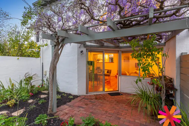 5/8 Sandgate Street