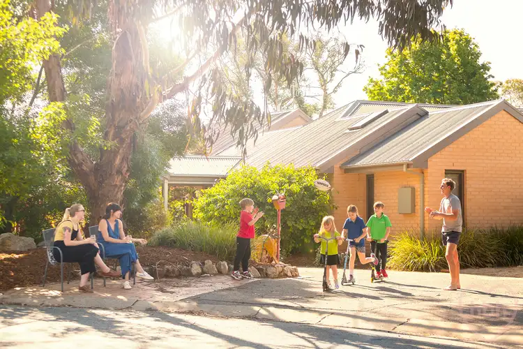 8 Calder Place, Holder ACT 2611