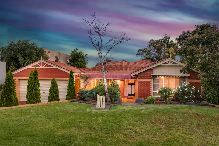 11 Hulme Court, Hillside VIC 3037