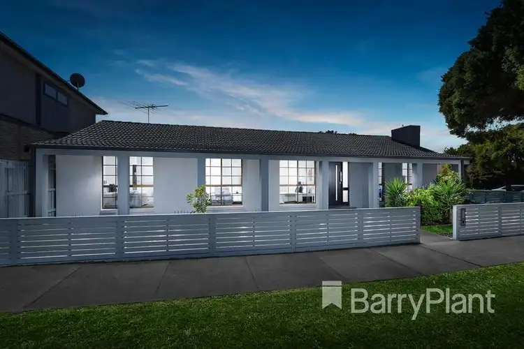 5 Hinkler Drive, Mill Park VIC 3082