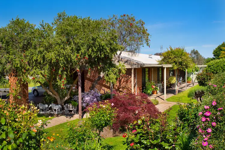 17 Blakeley Road, Castlemaine VIC 3450