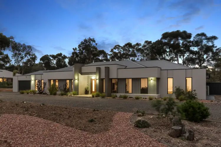 1 Cockateal Close, Junortoun VIC 3551