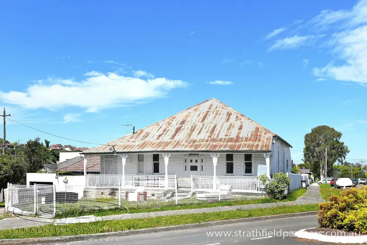15 Wolli Creek Road, Banksia NSW 2216
