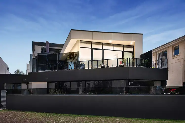 10/139 Woodland Street, Essendon VIC 3040