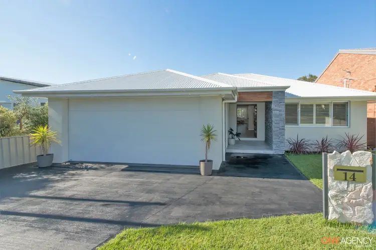 14 Pacific Street, Caves Beach NSW 2281