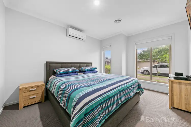 Fifth view of Homely house listing, 17 Warrego Circuit, Sandhurst VIC 3977