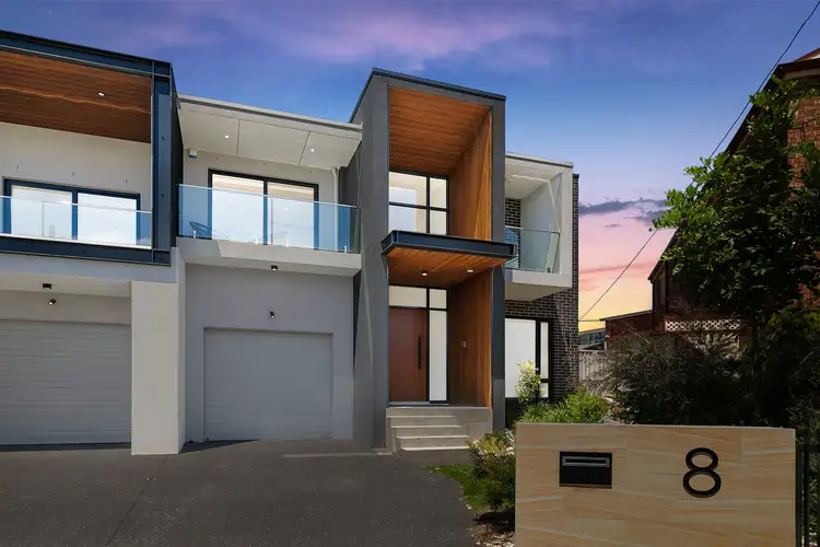 8 Phyllis Avenue, Picnic Point NSW 2213