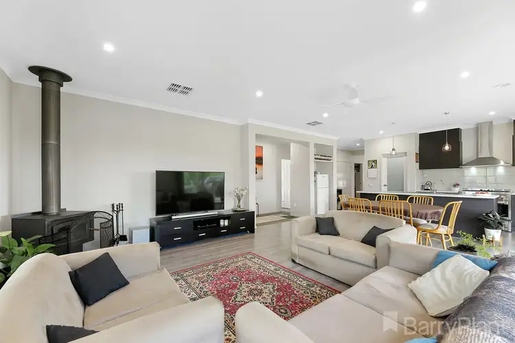 Fifth view of Homely house listing, 10 Bunjil Drive, Drouin VIC 3818