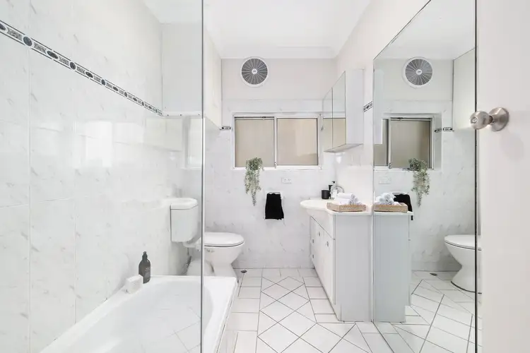 Sixth view of Homely apartment listing, 2/12 Ramsgate Avenue, Bondi Beach NSW 2026