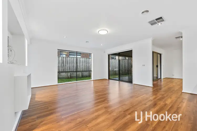 Fourth view of Homely house listing, 2 Carmody Court, Cranbourne VIC 3977
