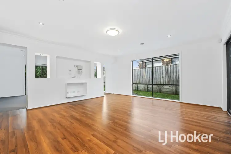 Sixth view of Homely house listing, 2 Carmody Court, Cranbourne VIC 3977