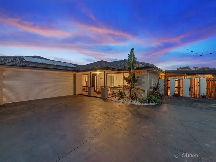 27 Briarcrest Drive, Cranbourne East VIC 3977