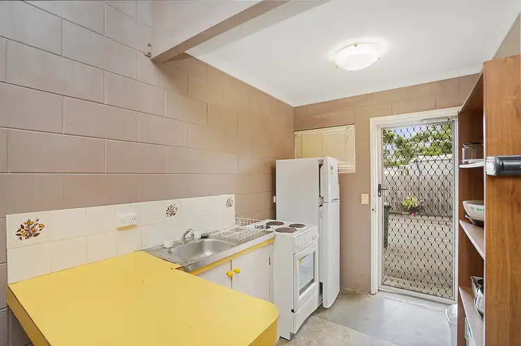 Fourth view of Homely unit listing, 5/31 Miles Street, Manoora QLD 4870
