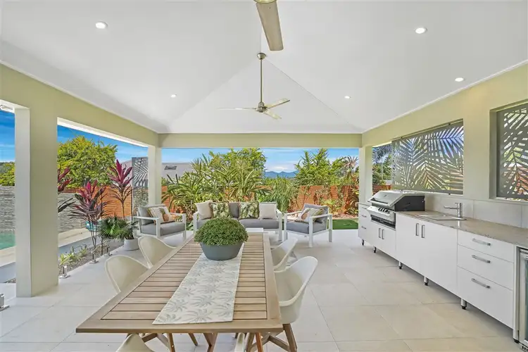 2 Parrot Close, Kanimbla QLD 4870