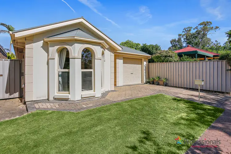 27 Hampton Drive, Oakden SA 5086